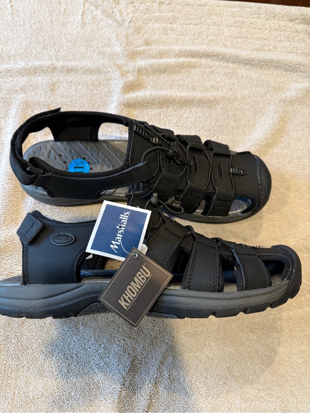 Khombu Men's Black Strapped Fisherman Sandals